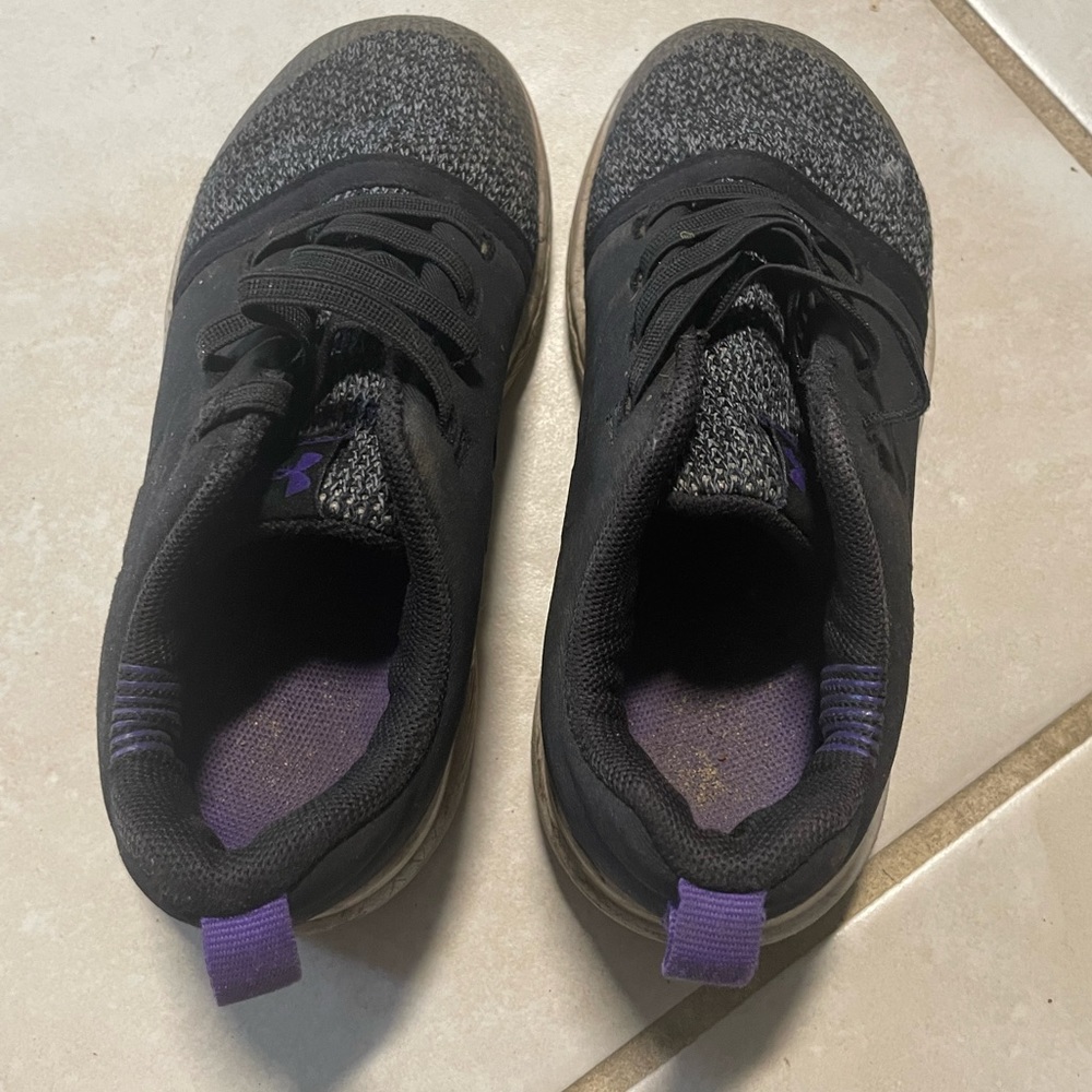 Girls under Armor shoes